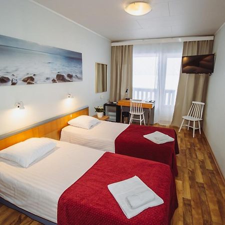 Hotel Promenaadi Haapsalu Esterno foto