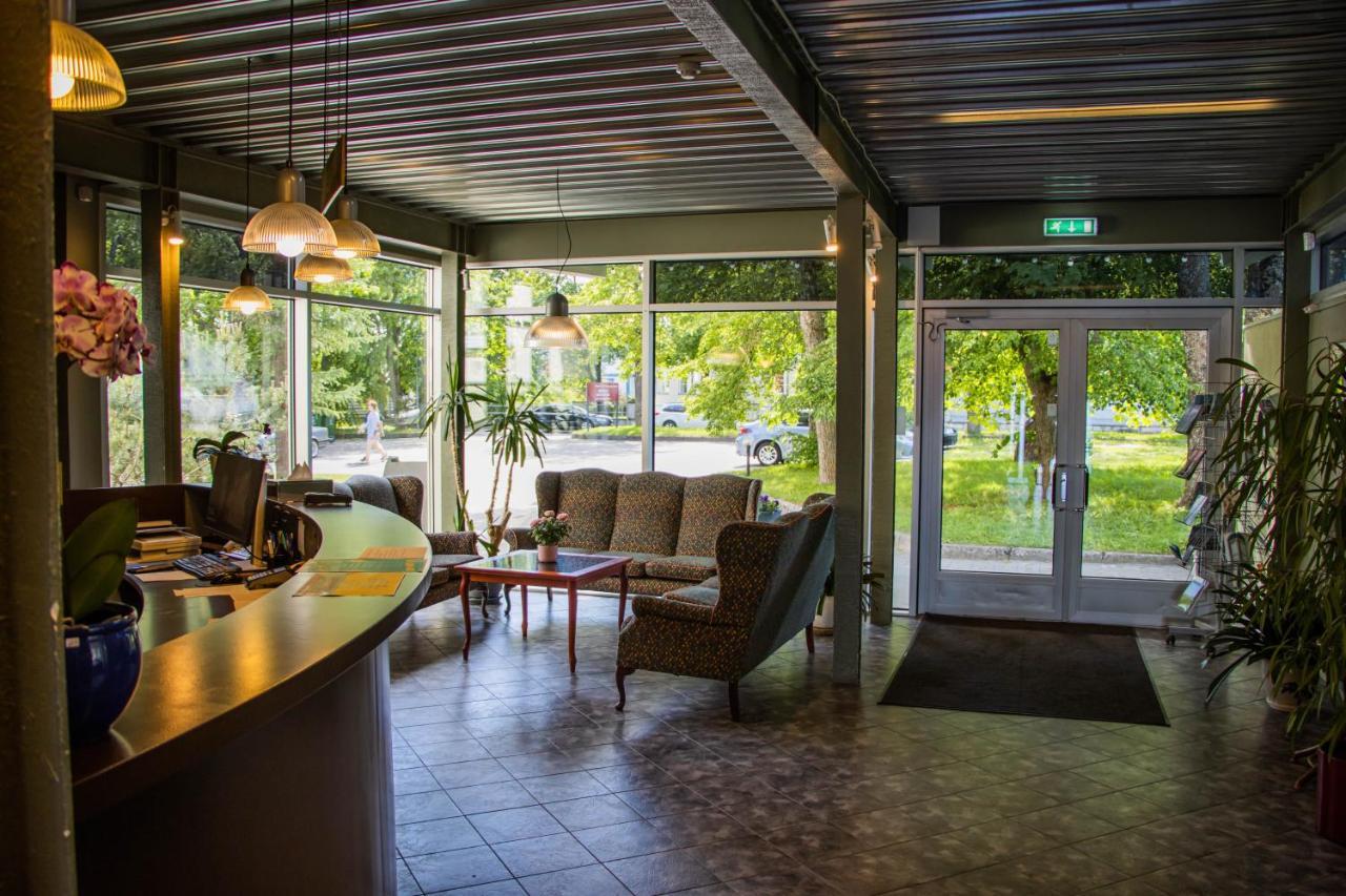 Hotel Promenaadi Haapsalu Esterno foto