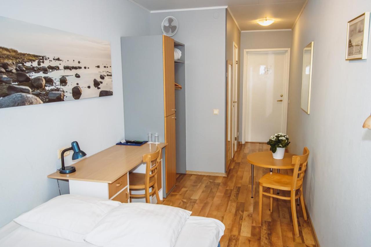 Hotel Promenaadi Haapsalu Esterno foto