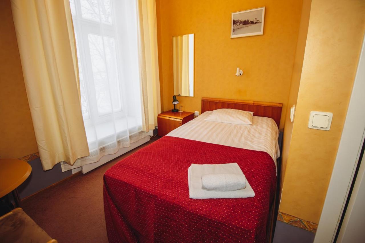 Hotel Promenaadi Haapsalu Esterno foto