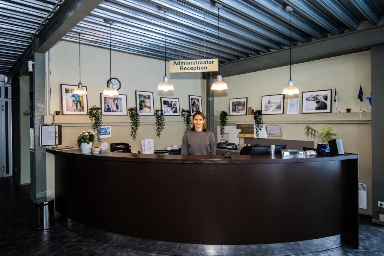 Hotel Promenaadi Haapsalu Esterno foto