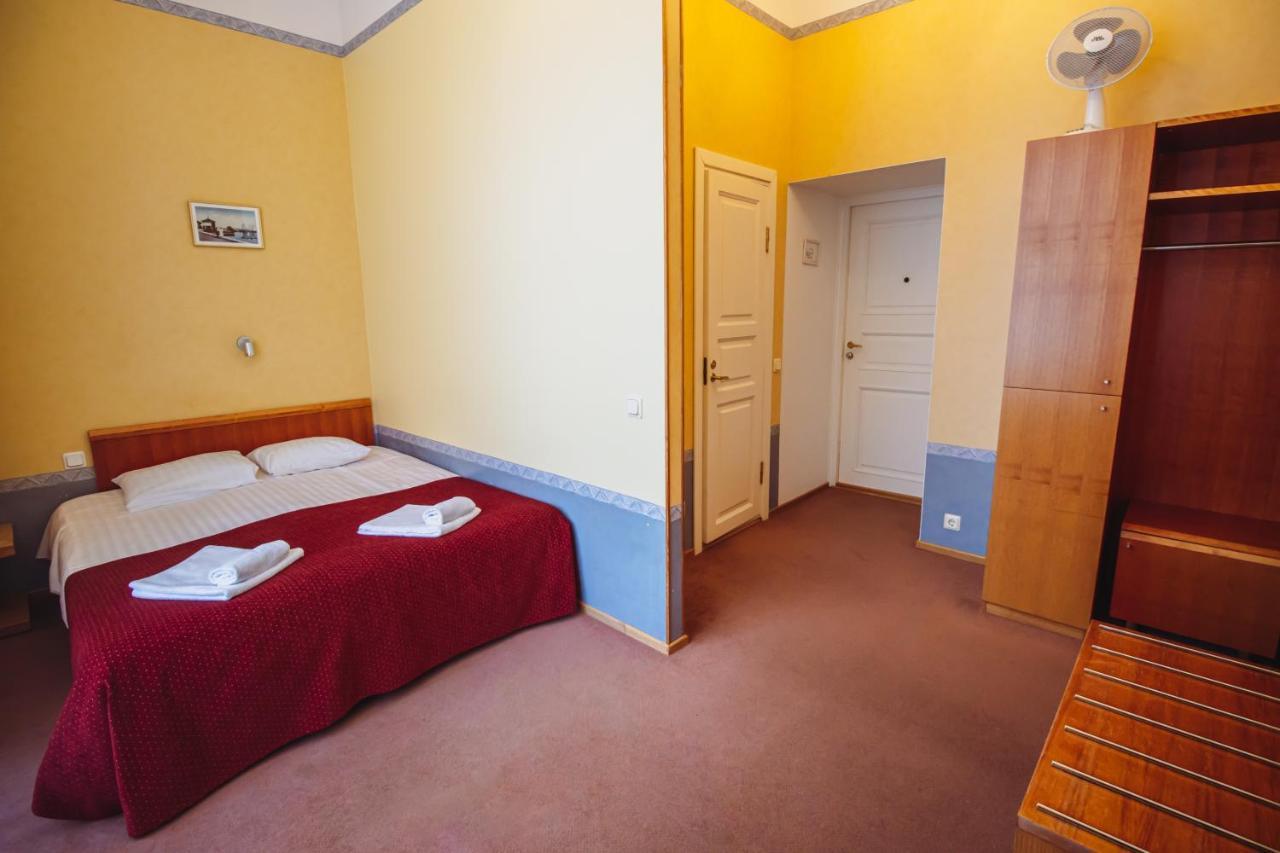 Hotel Promenaadi Haapsalu Esterno foto