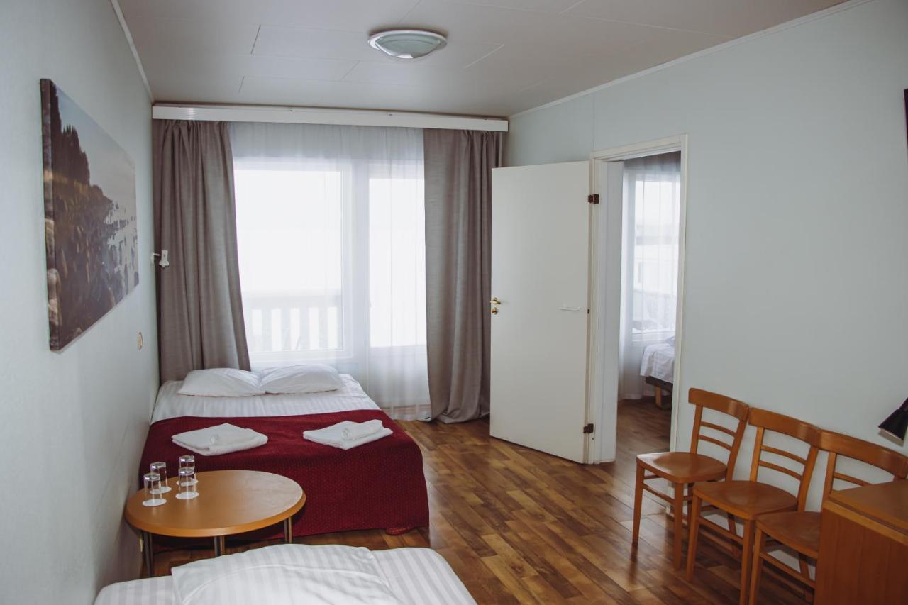 Hotel Promenaadi Haapsalu Esterno foto