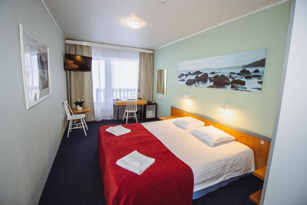 Hotel Promenaadi Haapsalu Esterno foto