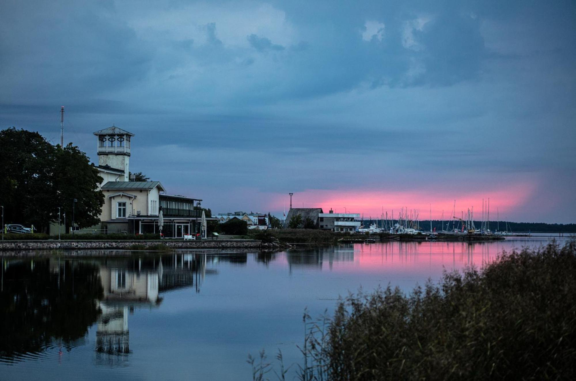 Hotel Promenaadi Haapsalu Esterno foto