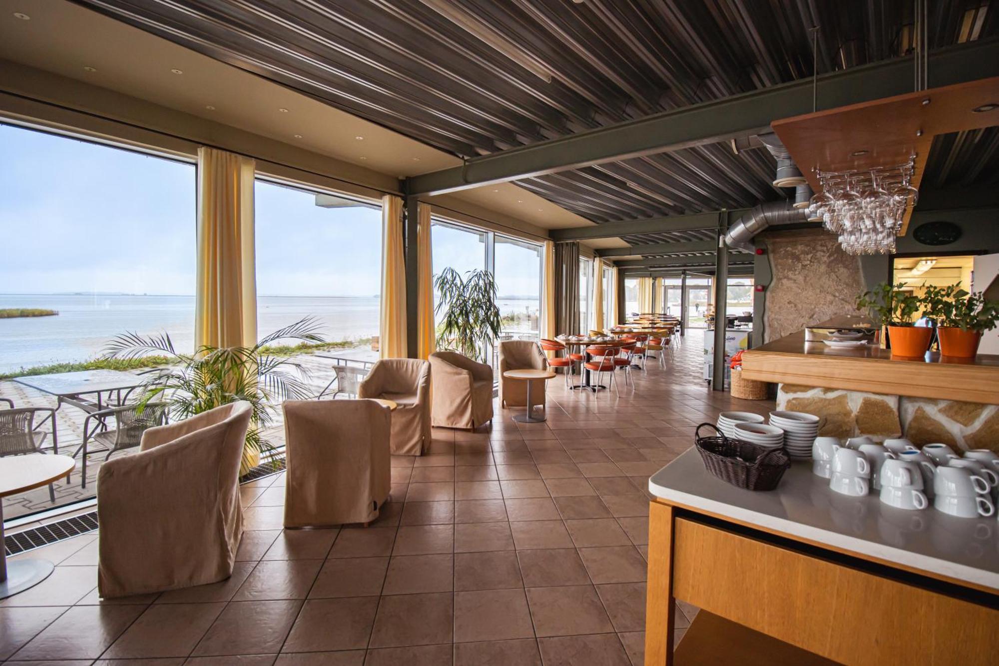 Hotel Promenaadi Haapsalu Esterno foto