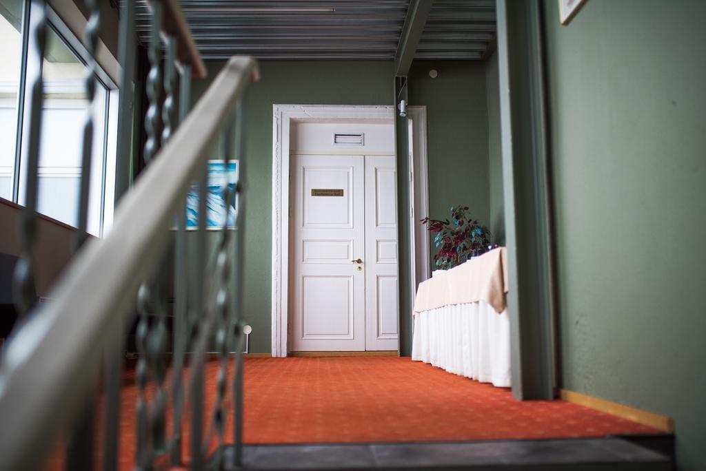 Hotel Promenaadi Haapsalu Esterno foto