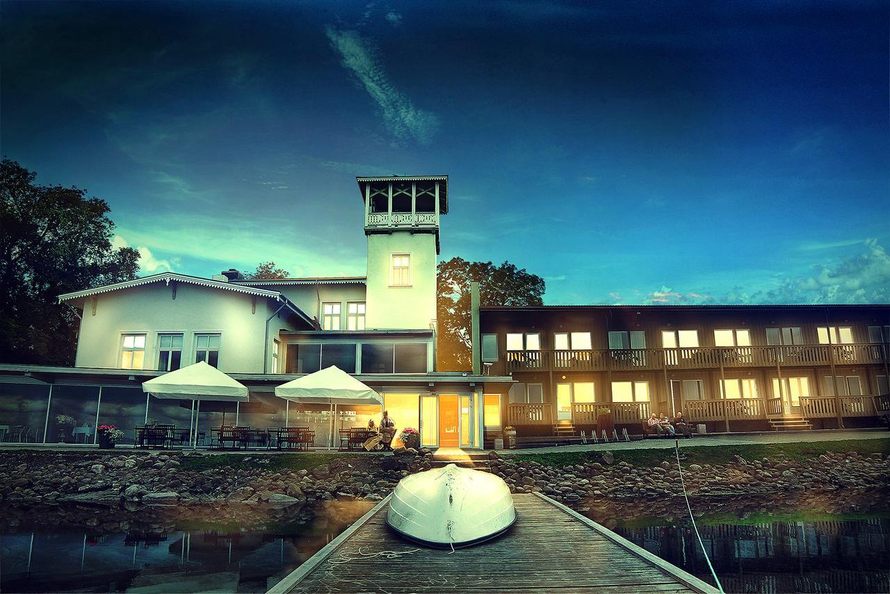 Hotel Promenaadi Haapsalu Esterno foto