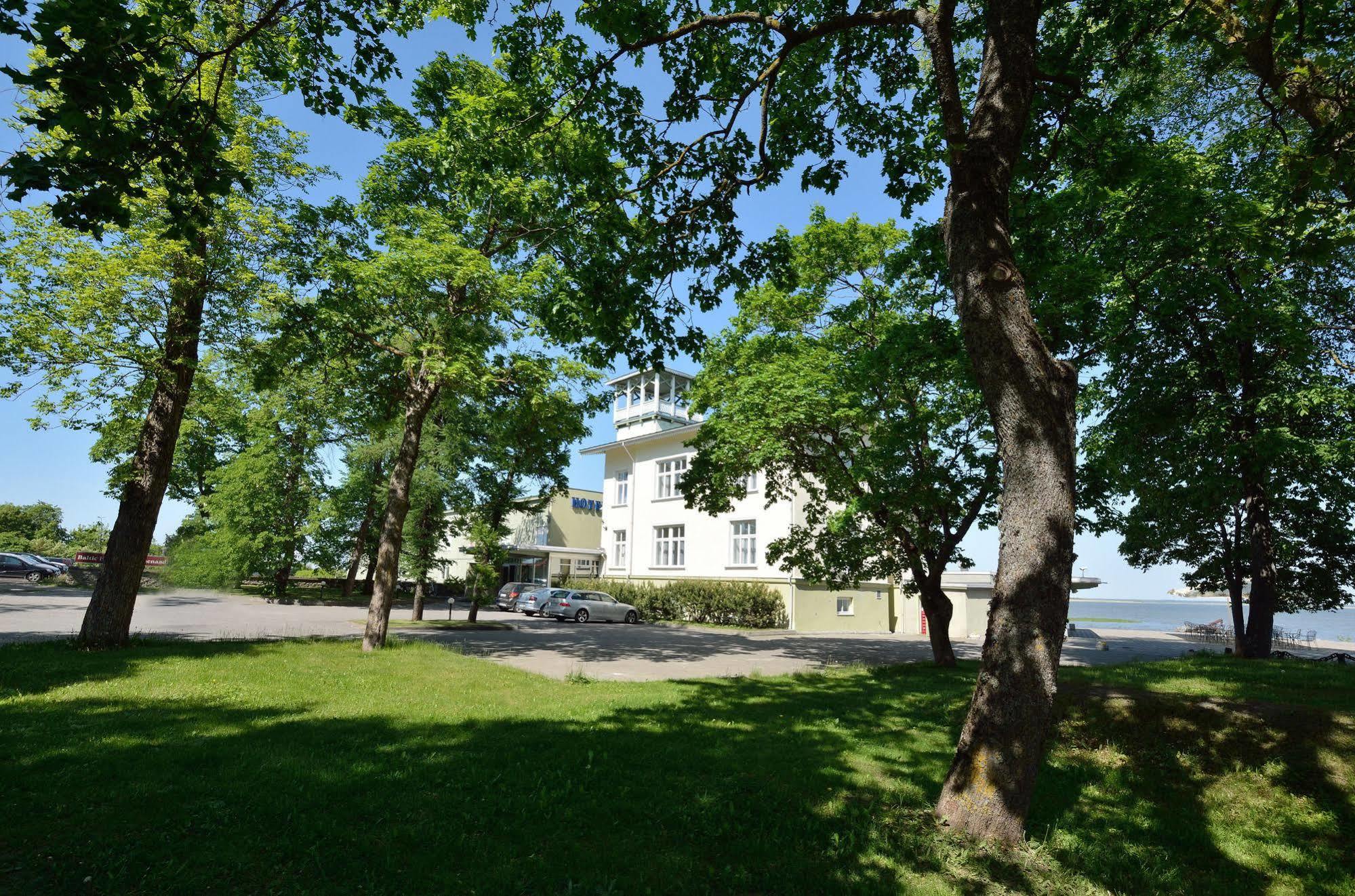 Hotel Promenaadi Haapsalu Esterno foto