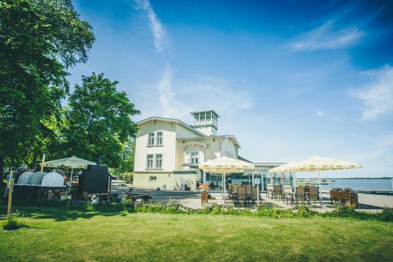Hotel Promenaadi Haapsalu Esterno foto