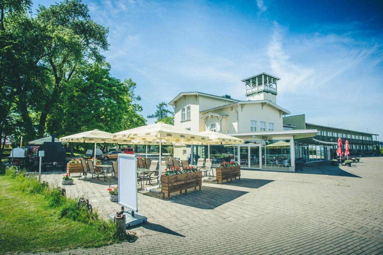Hotel Promenaadi Haapsalu Esterno foto