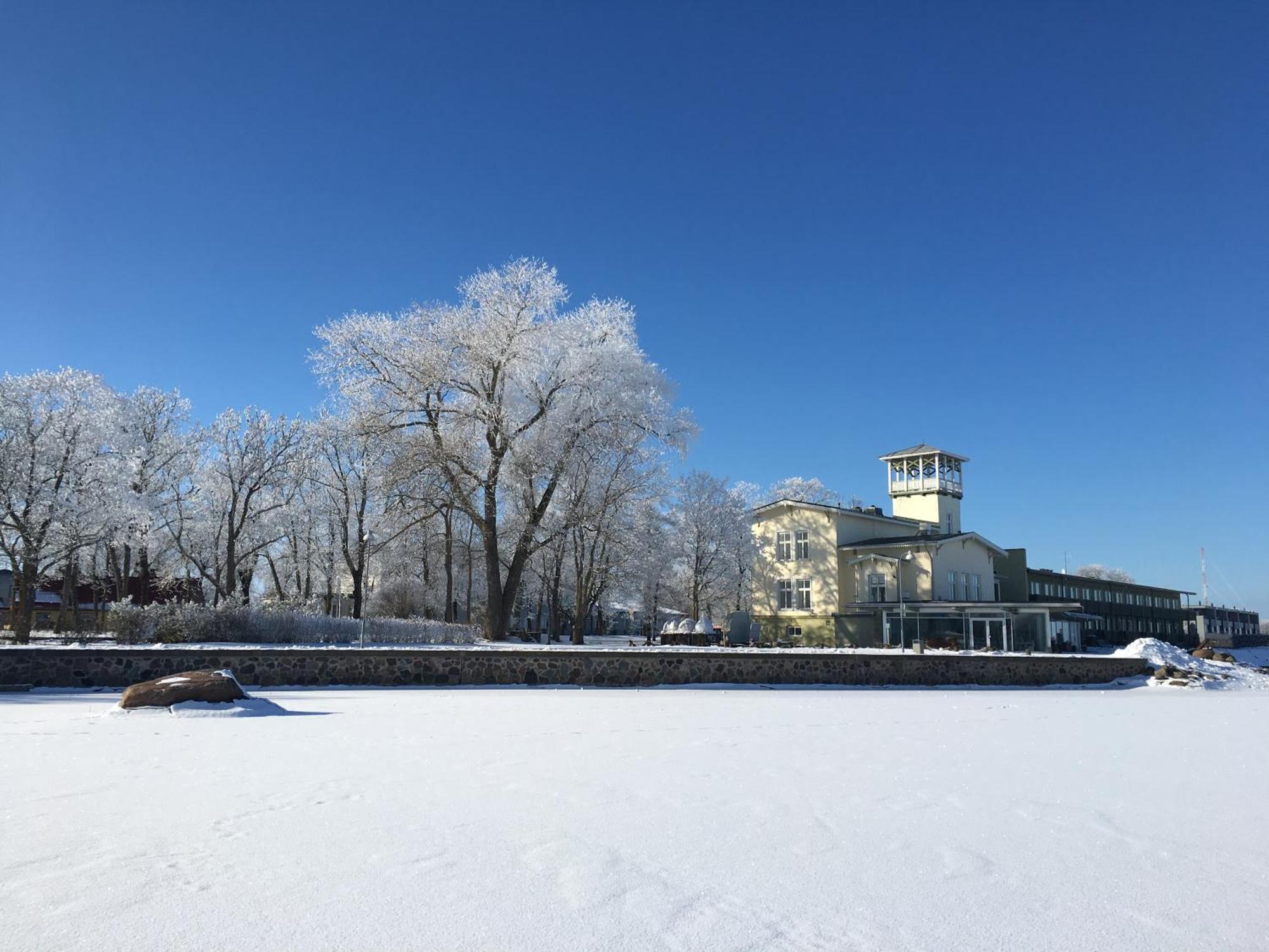 Hotel Promenaadi Haapsalu Esterno foto